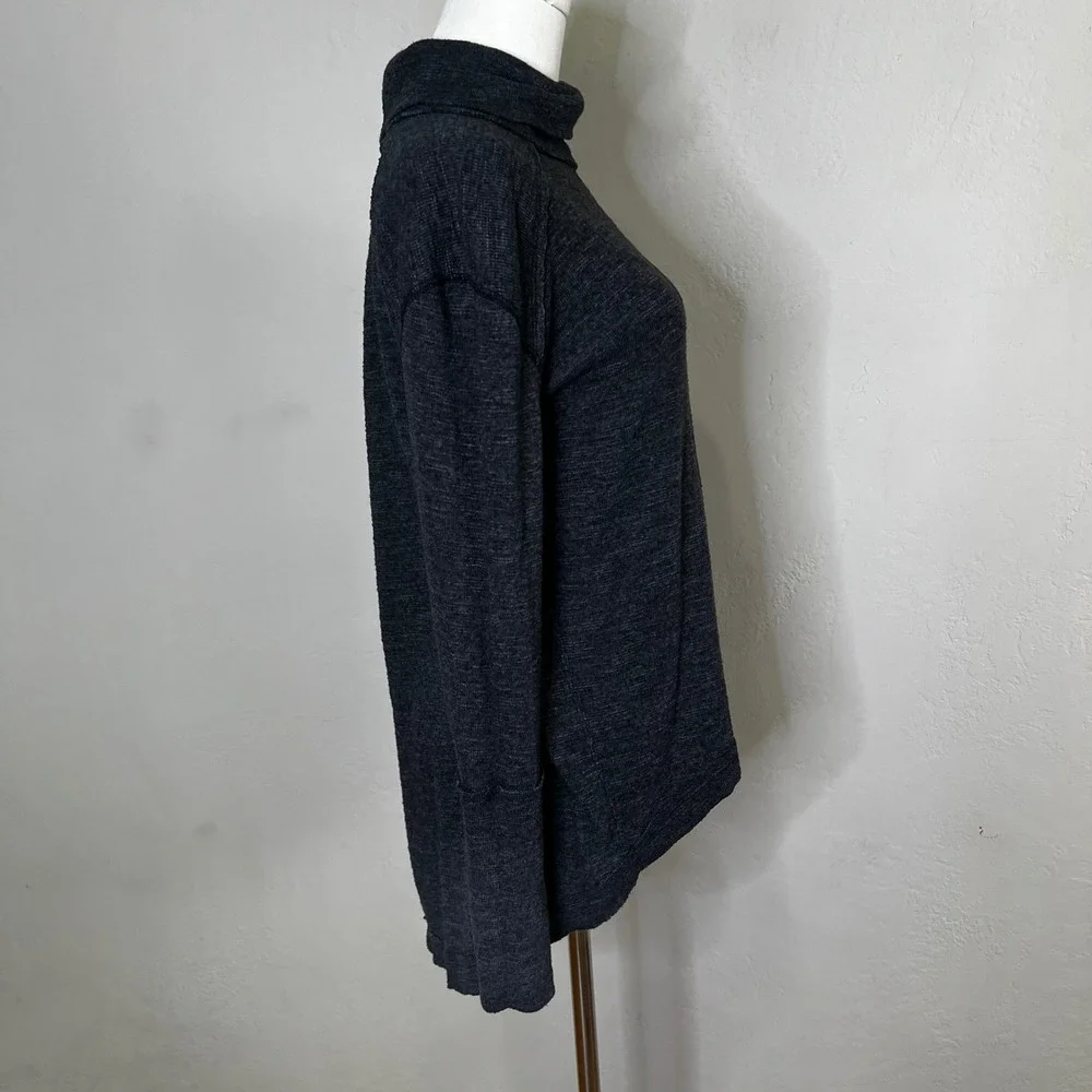 We the Free People Turtleneck Long Sleeve Split Back Top‎ Knit Gray Size XS - Picture 6 of 11